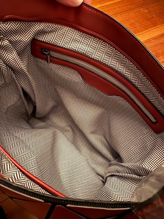 Isabelle Red Geometric Vegan Tote Bag - Picture 5 of 6